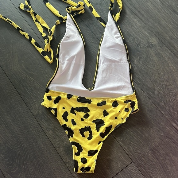 Leopard One Piece Wraparound Swimsuit Thong style bottom half like new sims Smal - Picture 7 of 7